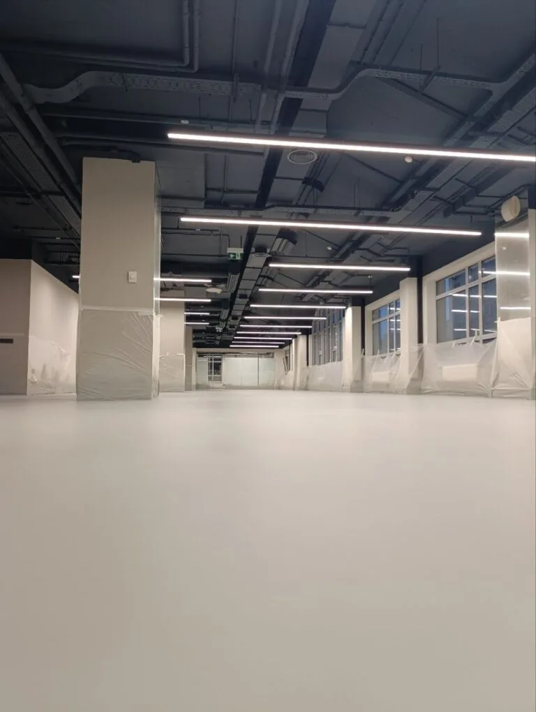 Матовый полиуретановый пол в офисе на Таганской, 535 м²